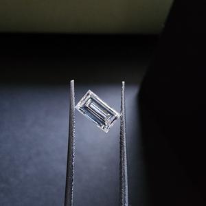 Diamante Solitario de Corte Baguette Cultivado en Laboratorio de 0.665CT, Elegancia Clásica en Cada Destello - Product Image 6