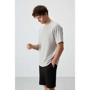 เสื้อยืดผู้ชายแบบพื้นฐาน รุ่น 88379 ผ้าลายวาฟเฟิลอินเตอร์ล็อค ทรงโอเวอร์ไซส์ ผ้าฝ้าย 100% - Product Image 3