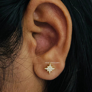 Boucles d'oreilles North STAR en or massif 14 carats avec diamants naturels. - Product Image 2