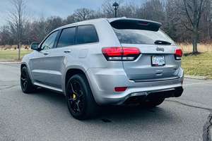 Jeep Grand Cherokee Trackhawk 2018 Usado, Motor Hemi V8 Supercargado de 707 hp, 4x4, Sin Modificar - Product Image 3
