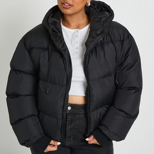 เสื้อแจ็คเก็ตพัฟเฟอร์ผ้าแคนวาสแบบมีฮู้ด คอตั้ง สำหรับผู้ชาย ออกแบบโลโก้คุณภาพสูงตามสั่ง พร้อมโลโก้ด้านหน้า กันลม อุ่นสบายสำหรับฤดูหนาว เหมาะสำหรับกิจกรรมกลางแจ้ง - Product Image 1