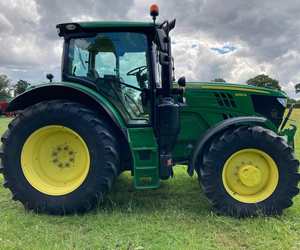 Tracteur John Deere à vendre, modèle 114HP, tracteur multifonctionnel avec climatisation et cabine, entièrement fonctionnel et prêt à être expédié - Product Image 3