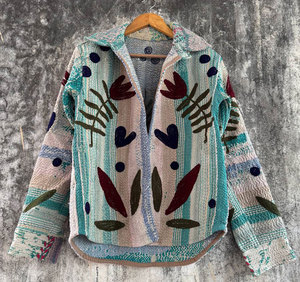 Chemise-veste en coton Kantha vintage unique, faite à la main et matelassée, idéale pour la superposition, style Suzani - Product Image 4