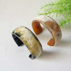 Joyería de Cuerno de Búfalo Personalizada, Brazalete Hecho a Mano con Cuero Natural para Minoristas - Product Image 5