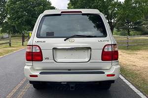 Bastante usado 1998 Lexuss LX 470 - Product Image 4