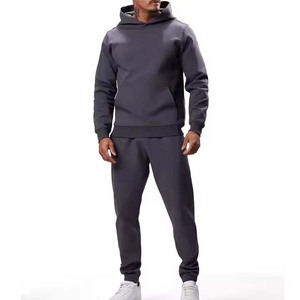 Survêtements de jogging de luxe pour hommes Ensemble 2 pièces Sweats à capuche pour hommes de couleur personnalisée et chaude Survêtements personnalisés pour hommes et femmes - Product Image 1