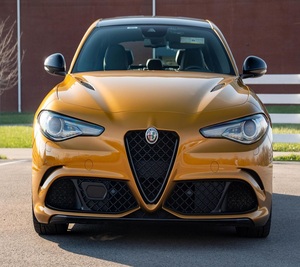 2023 R0-ME0 Giulia Quadrifoglio Bajo Kilometraje Motor en Perfecto Estado Transmisión Automática Techo Panorámico Luces LED Listo para Enviar - Product Image 1