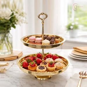 Support à gâteau en métal lourd pour une présentation sécurisée, idéal pour les gâteaux à plusieurs étages et la présentation élégante de desserts - Product Image 2
