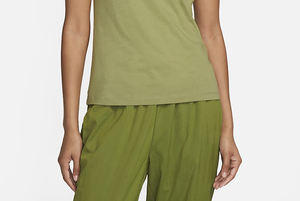 2024 vente en gros vêtements pour femmes automne et hiver nouveau rétro col rond à manches courtes haut fille imprimé T-Shirt - Product Image 5