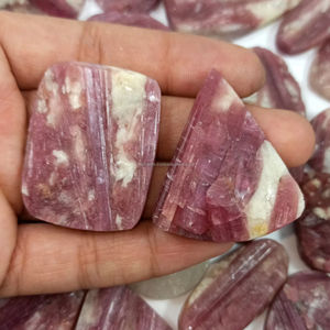 พลอยทัวร์มาลีนสีชมพูธรรมชาติคุณภาพสูงแบบคาโบชอง ด้านหลังแบน ประดับด้วยดรูซี่ สำหรับทำเครื่องประดับแฮนด์เมด - Product Image 4