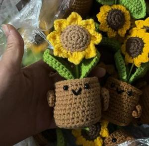 Ornements de plantes en pot tournesol en crochet faits main et personnalisés, en tissu textile, pour le soutien émotionnel, option cadeau en gros - Product Image 6