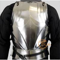Armure médiévale historiquement précise-Plaque de poitrine en cuirasse gothique en acier de chevalier poli et méticuleusement fabriqué
