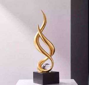 Trophée sophistiqué en or rose abstrait en forme de flamme sur une base en marbre. Produits haut de gamme disponibles à prix de gros. - Product Image 3