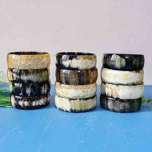 CETTE CORNE DE BUFFALO NATURELLE BRACELET BRACELETS et Bracelets en véritable corne de buffle, Disponible dans un assortiment de tailles - Product Image 2