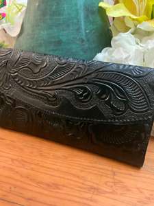 YWCE, Nueva Llegada, Cartera de Mano Portátil de Cuero Genuino 100% Impermeable para Mujer, Diseño Floral Tallado, para Uso Diario y Nocturno - Product Image 5