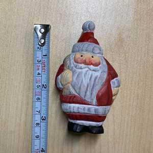 YEEYAYA 21-Santa Bag Scultura in Legno, Statuetta di Babbo Natale Intagliata a Mano, Decorazione Natalizia per Casa e Stanza, Statua Festiva - Product Image 1