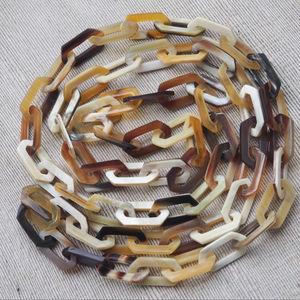 Collier de luxe en corne de buffle fait à la main, bijoux naturels et durables pour femmes, haute qualité - Product Image 1