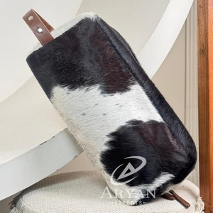 ชุดอุปกรณ์แต่งหน้าหนังแท้สำหรับผู้ชายและผู้หญิงกระเป๋าเครื่องสำอางหนังวัวแบบออกแบบได้ตามต้องการ - Product Image 1