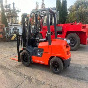 Carretilla elevadora eléctrica 4WD de 3 toneladas a precio competitivo, 2 años de garantía, transpaleta de nueva condición para la industria minorista - Product Image 2