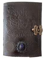 Livre des ombres Grimoire en relief Vintage en cuir véritable Journal fait à la main Deckle bord papiers lune avec pierre Journal carnet de notes