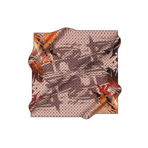 Écharpe carrée longue en soie de luxe rose poudré avec motif de créateur - Product Image 1