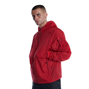Veste coupe-vent surdimensionnée à fermeture éclair en nylon polyester mélangé rouge pour hommes de haute qualité fabriquée en usine avec capuche en toile - Product Image 2