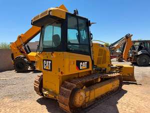รถดันดินตีนตะขาบ CAT D3AC มือสอง สำหรับงานก่อสร้างและเคลียร์พื้นที่ - Product Image 2