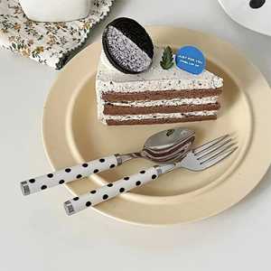 Colección de cubiertos de diseñador, tenedor, acabado de espejo, acero con resina artística, mangos de madera epoxi para hoteles, uso doméstico elegante - Product Image 1