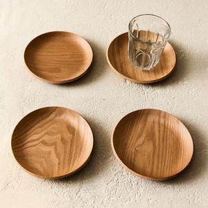 Assiette en bois pour le camping et les repas en plein air, fabriquée à la main et durable - Product Image 1