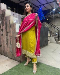 Indiase Traditionele Premium Kwaliteit Groene Salwar Kameez Borduurwerksuite Voor Volwassenen Laag Tarief Voor Feestgelegenheden Vervaardigd