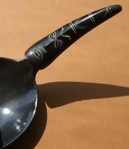 Cuchara de Cuerno de Búfalo, Artículo Más Vendido, Ecológica, Apta para Lavavajillas, Utensilios para Ensaladas, Cocina Casera, Hecha en India - Product Image 3