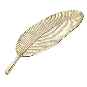 Plateau de service design de qualité supérieure avec verres à thé Snacks Plateau de table décoratif en métal pour l'affichage de parfum de mariage - Product Image 3