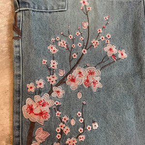 Jeans en denim ample à jambe droite, délavé et brodé sur mesure, de la marque Sportish Impex, pour hommes - Product Image 6