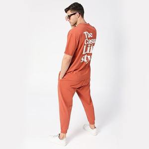 ชุดวอร์มผู้ชายคุณภาพสูงสำหรับฤดูหนาว  รับสั่งทำสีและโลโก้  เป็นมิตรกับสิ่งแวดล้อม  ประกอบด้วยเสื้อยืดโอเวอร์ไซส์และกางเกงลำลอง - Product Image 5