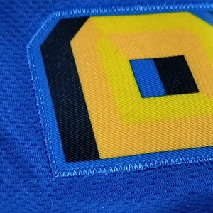 เสื้อเบสบอลแบบสั่งทำพิเศษ ผลิตจากโพลีเอสเตอร์ 100% ระบายอากาศได้ดี ซับเหงื่อ ดีไซน์กระดุม สำหรับทุกเพศ พิมพ์ลายแบบซับลิเมชั่น - Product Image 6