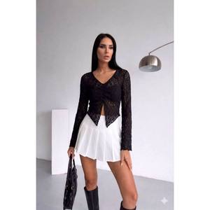 Blusa Elegante Negra para Mujer Mybeefashion, con Frente Fruncido, Manga Larga y Encaje, en Tela de Mezcla de Algodón para Uso Diario y Casual - Product Image 1