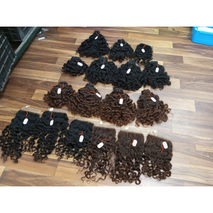 Extensiones de cabello humano alineado con cutículas vírgenes de estilo rizado de bebé crudo 100%, pelos humanos indios sin procesar sin enredos, precios más bajos - Product Image 1