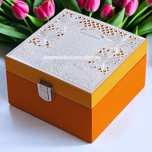 Caja de árbol de plata grabada intrincadamente de primera calidad, caja decorativa elegante hecha a mano para almacenamiento de joyas, recuerdos y regalos de lujo - Product Image 1