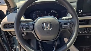 Honda HR-V LX AWD Turbo Automatique 2025 Sièges en Cuir Galerie de Toit en Alliage d'Aluminium Pneus R17 Caméra Arrière Certifié Propre Peu Utilisé - Product Image 2