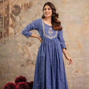 Kurti de Algodón para Mujer al por Mayor con Parte Inferior y Dupatta, Estilo Casual Indio y Pakistaní para Fiestas, Listo para Usar en Todas las Estaciones a Precios Asequibles - Product Image 1
