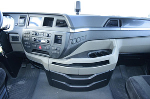 Unidad Tractora TGX 18.470 Usada del 2022, 4x2 BL SA GX, Cabina Diésel, Emisión Euro 2, Volante a la Izquierda, Tracción 6x4, 371HP, Carga 21-30T - Product Image 4