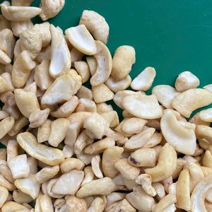 โรงงาน santigo เม็ดมะม่วงหิมพานต์จากเวียดนามมีเปลือกเม็ดมะม่วงหิมพานต์ W180 W450จากเวียดนามผู้จำหน่ายที่เชื่อถือได้ - Product Image 1