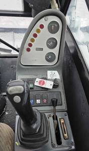 Mini excavadora en venta, excelente estado, tamaño compacto, perfecta para sitios de trabajo pequeños, disponible para la venta. - Product Image 4