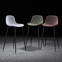 Tabouret de bar sans accoudoirs en plastique de style industriel minimaliste moderne pour cafés, réceptions, usage commercial et extérieur