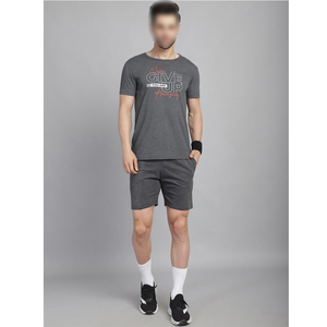 ชุดเสื้อยืดแนวสตรีทสำหรับผู้ชายบริการ OEM ระบายอากาศได้ดีมีดีไซน์ตามสั่ง - Product Image 1