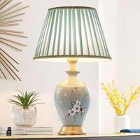 Lampe de table LED à base métallique, design moderne, décoration pour la maison et l'hôtel, lampe de bureau avec base d'ampoule B22/E14, directement de l'usine