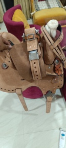 Selle de Cheval Western Anglaise Confortable Faite à la Main en Cuir Premium, Modèle Racing Roughout, avec Arceau en Bois/Plastique, Haute Qualité, Vente en Gros - Product Image 2