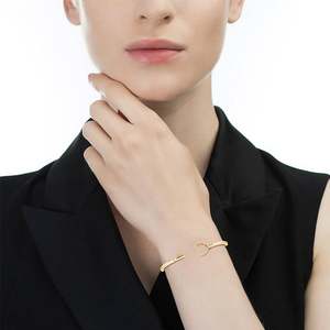 Bracelet jonc en argent sterling Jeulia Key to My Heart, tendance et élégant - Product Image 6