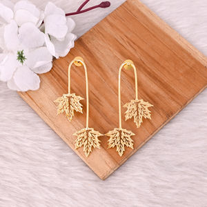 Boucles d'oreilles longues en laiton de qualité supérieure pour femmes, boucles d'oreilles tendance pour femmes, design unique, pièce au meilleur prix - Product Image 1