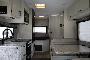 Remolque T-H-O-R M-O-T-O-R F-R-E-E-D-O-M ELITE 22HE de alto rendimiento, modelo 2022, en buen estado, listo para la venta. - Product Image 3